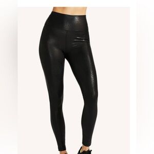 Peloton SHOW UP DIGITAL FOILS
LEGGING
Size: S